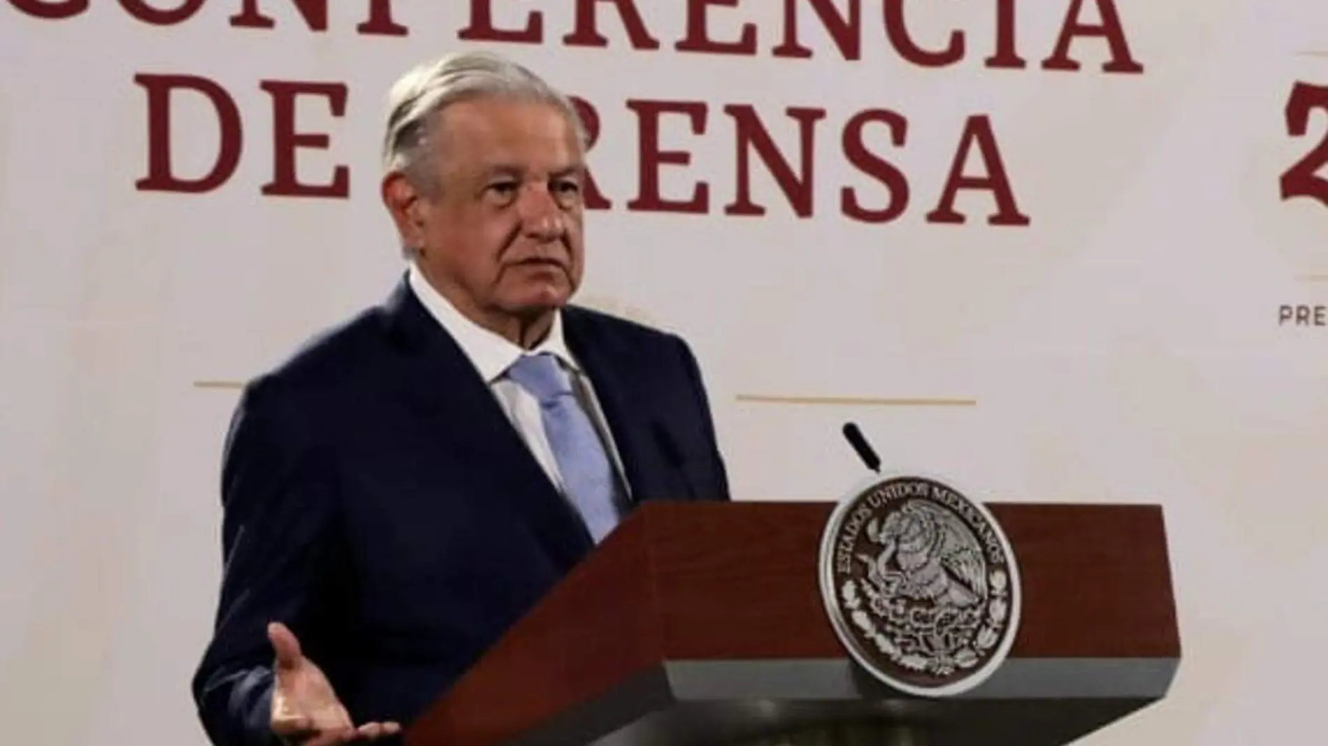 Lopez Obrador médicos a contratar 